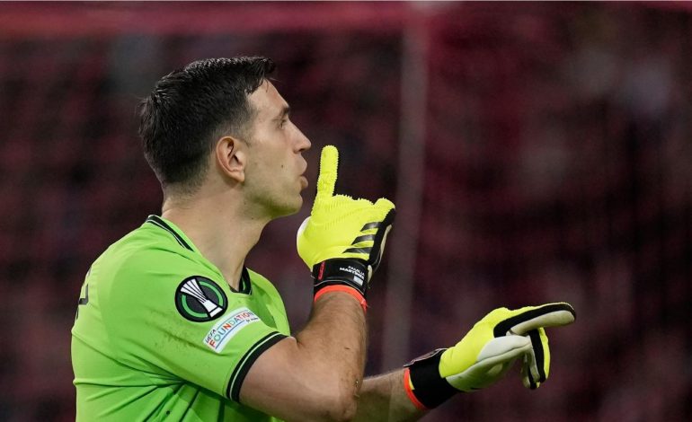 Aston Villa “blindon” portën, rinovon me portierin kampion bote