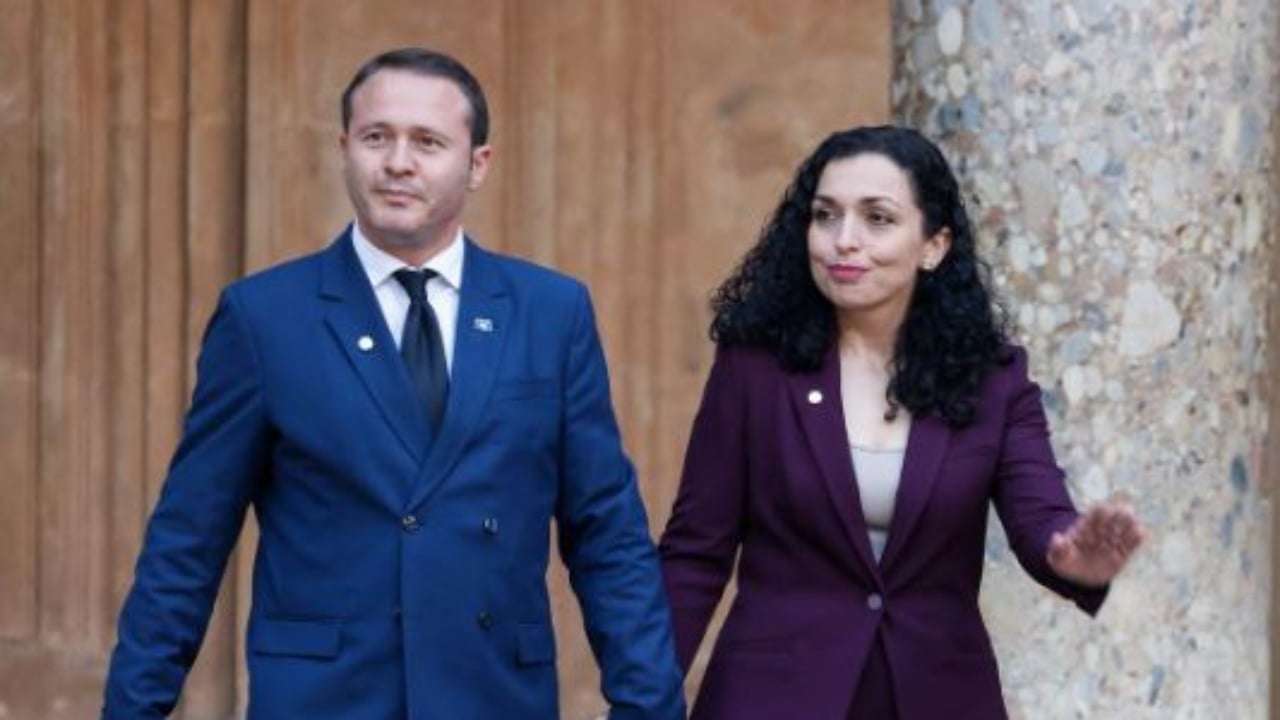 Vrasja në Kosovë, reagon Vjosa Osmani: As unë as bashkëshorti s’kemi njohuri për ekzekutimin, aq më pak për ndonjë rast dhunimi!
