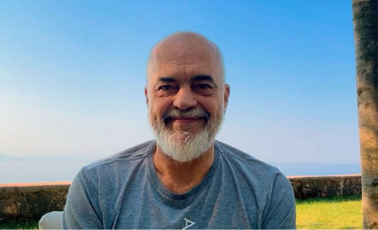 Shqipëria ‘theu’ tabu në Lojërat Olimpike, Rama iu përgjigjet skeptikëve: Miza nën kësulën politike s’na e lejon gëzimin e njëllojtë, por…