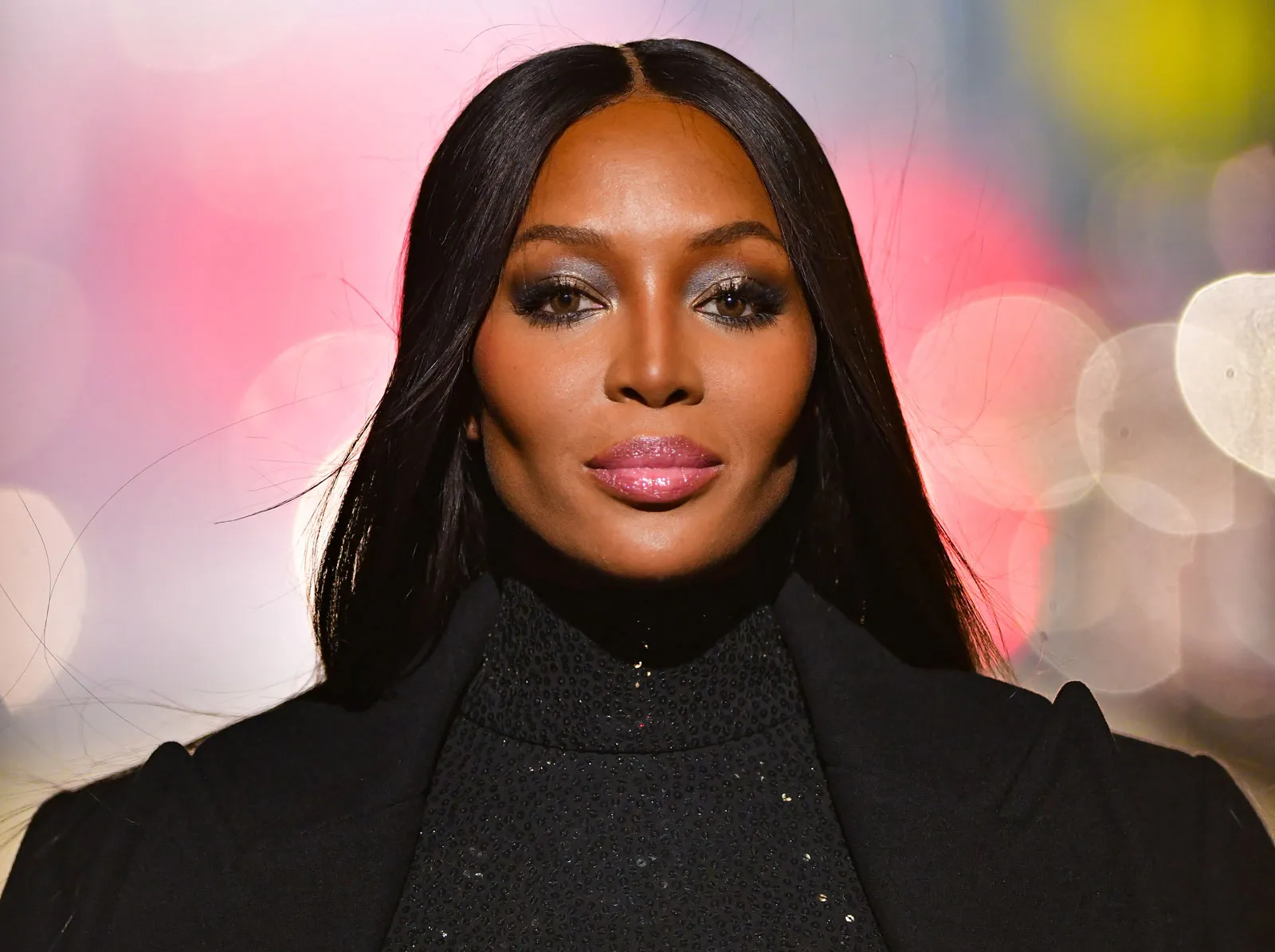 Video/ Naomi Campbell puth DJ-n në buzë në Mykonos