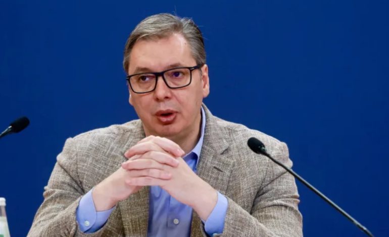 Arrestimi i pesë serbëve të dyshuar për krime lufte, Vuçiç ia hedh “fajin” Kosovës: Provokim i qëllimshëm