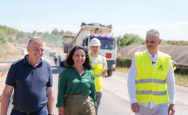 “Shkurton distancën mes Dibrës dhe Tiranës”/ Balluku inspekton punimet për segmentin rrugor Ura e Cerenecit – Peshkopi