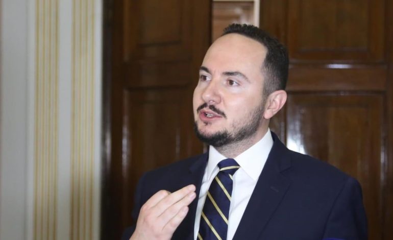 “Vrasja e Pogradecit, ndër njollat më të turpshme për Policinë”, Salianji bën kronologjinë e ngjarjes: Ministri s’ka reaguar ende, po mendon dorëheqjen?