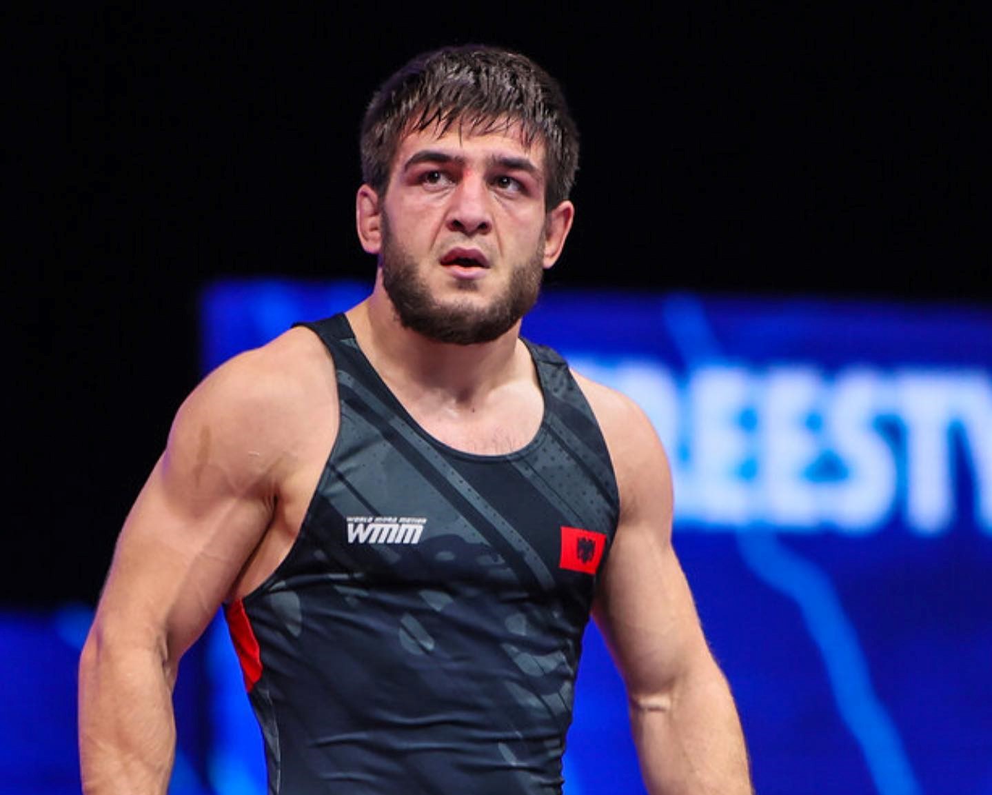 Fitore drithëruese, Abakarov dhuron spektakël në Paris, siguron një biletë për në çerekfinale