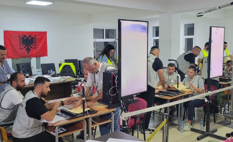 Socialistët fitojnë zgjedhjet dhe humbasin Himarën