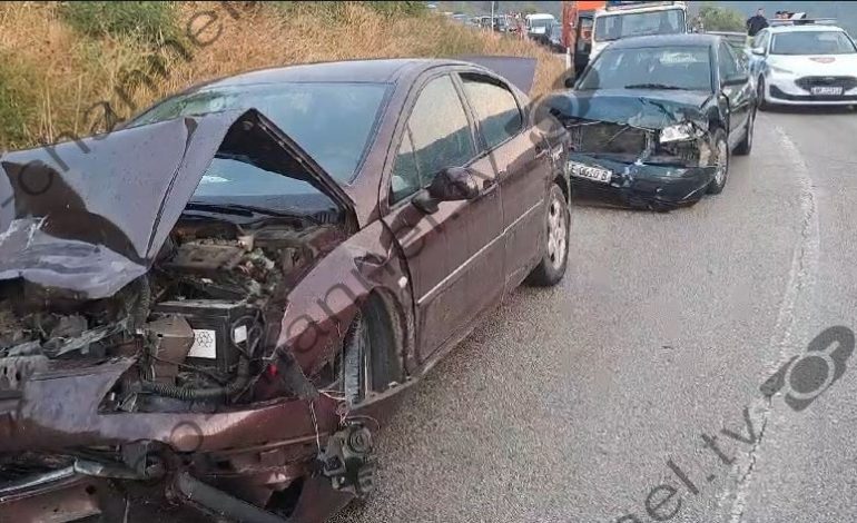 LAJM I FUNDIT/ Pushimet kthehen në ‘makth’! Aksident i trefishtë në Tepelenë, plagosen rëndë 3 fëmijë dhe një grua