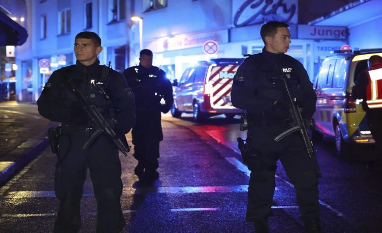 Sulmi me tre të vdekur në Gjermani, ISIS merr përgjegjësinë! Çfarë dihet për 15-vjeçarin e arrestuar