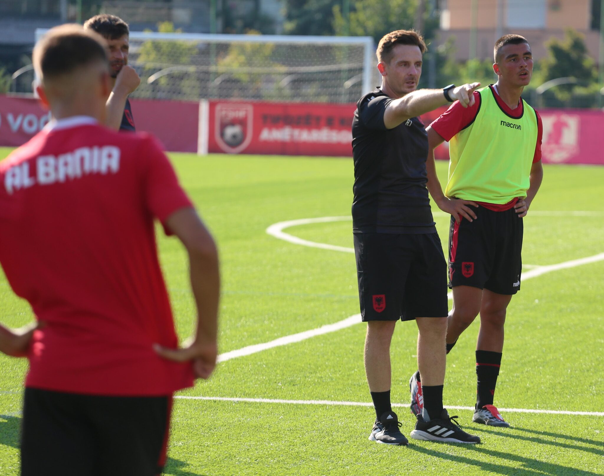 Trajnerit i ri i Kombëtares U-17, Andrea Tedesco teston 21 lojtarë kuqezi