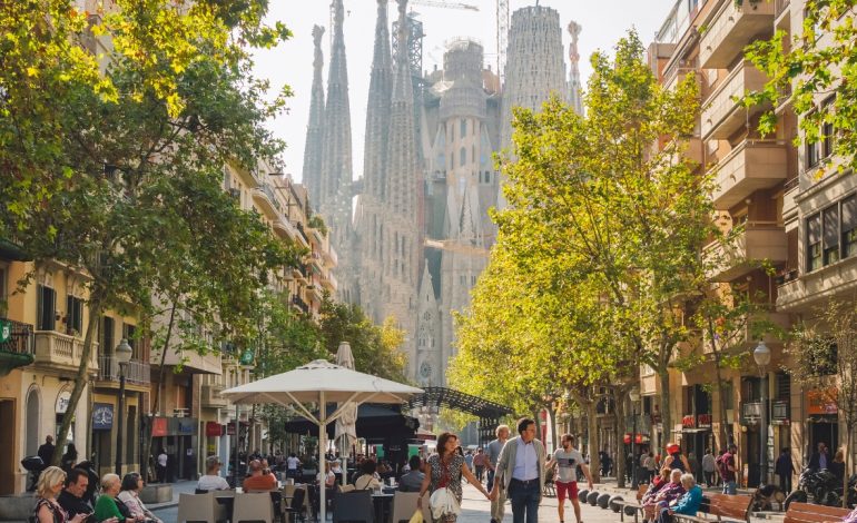 E pazakontë! Barcelona planifikon të ndalojë dhënien me qira të apartamenteve për turistët