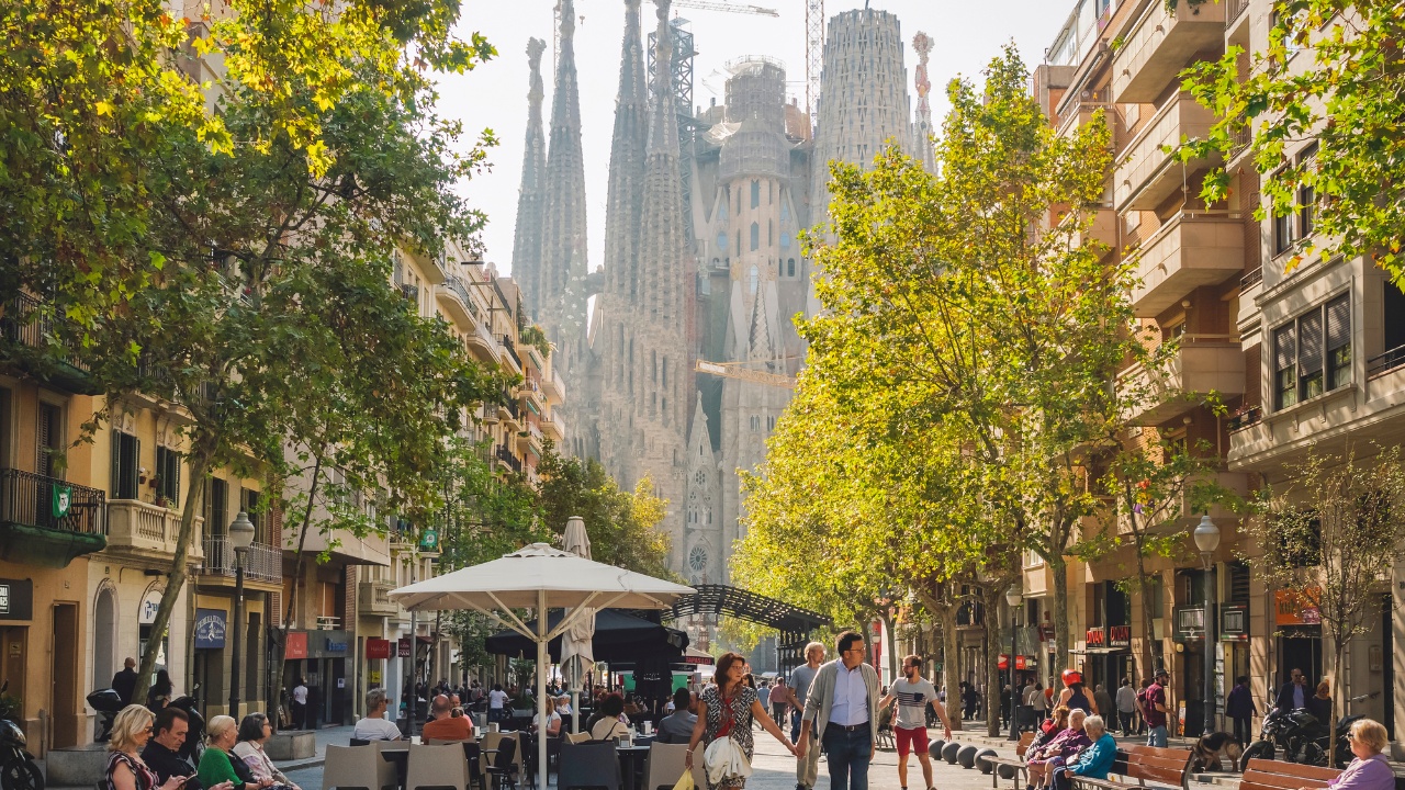 E pazakontë! Barcelona planifikon të ndalojë dhënien me qira të apartamenteve për turistët