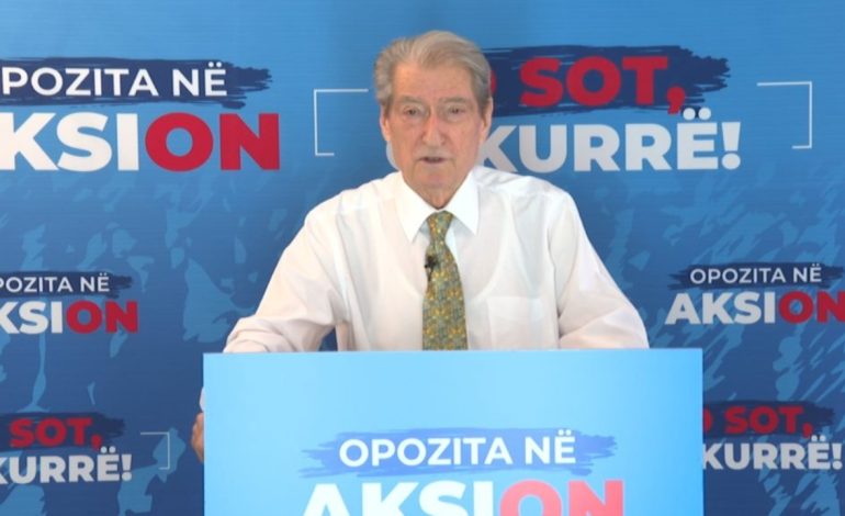 “Grusht shteti brenda shtetit”, Berisha akuzon mazhorancën: Nuk zbaton vendimet e kushtetutës