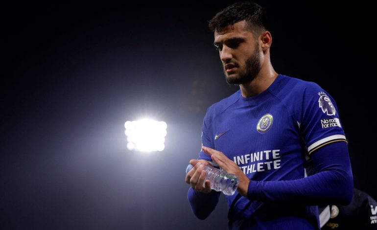 “Të padëshiruar”, Broja dhe Hysaj në vështirësi, gushti vendos të ardhmen