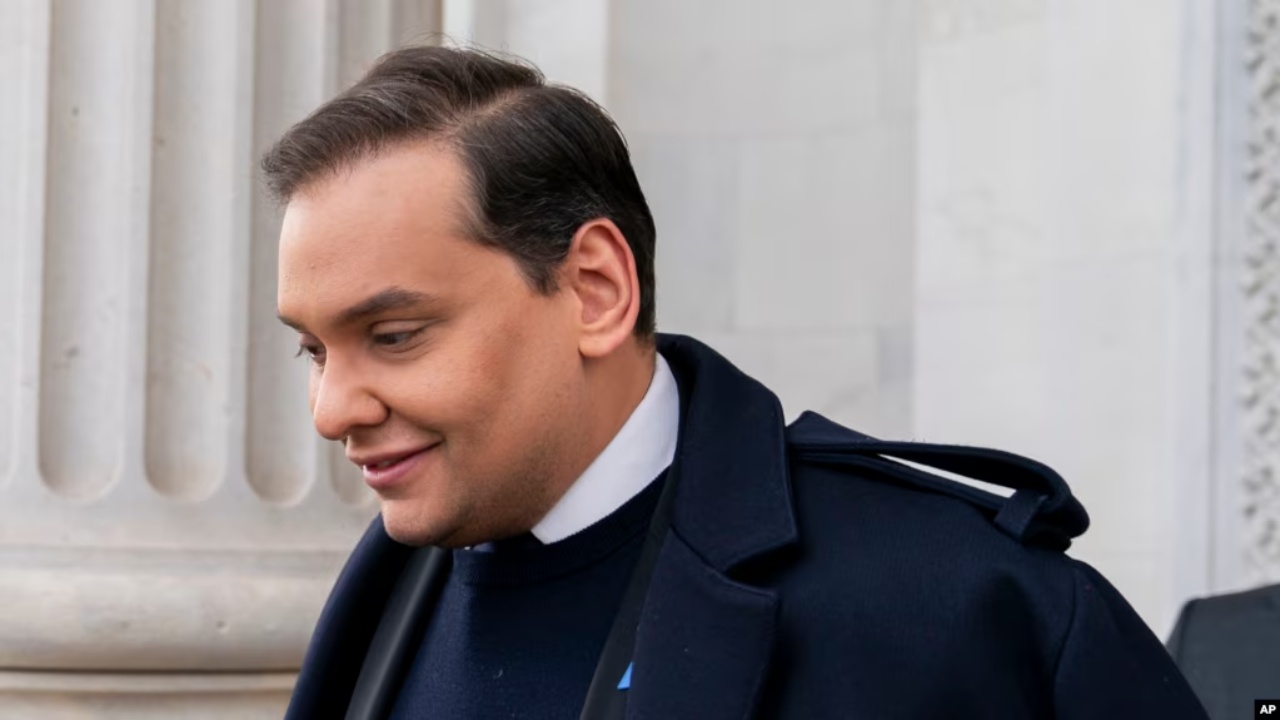 Mashtrim dhe pastrim parash, ish-ligjvënësi George Santos pritet të pranojë fajësinë për disa akuza
