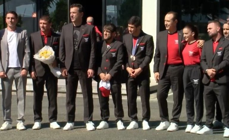 “Paris 2024” u mbyll, ekipi shqiptar kthehet në atdhe me 2 medalje
