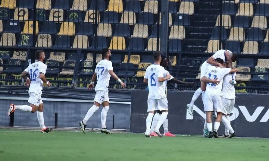 Paraqitje dinjitoze e Elbasanit, një gol në minutën e 96-të i “djeg” triumfin ndaj grekëve të Arisit