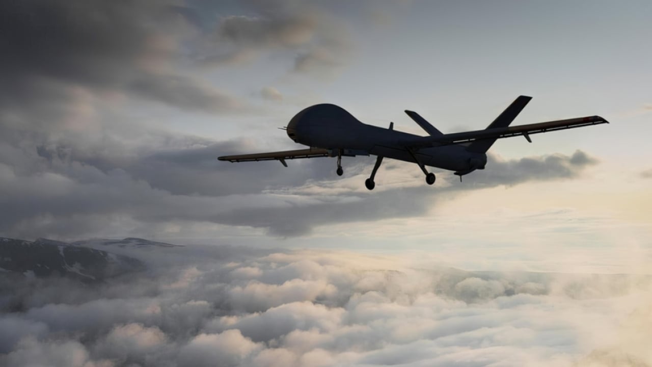 Rusia rrëzon 12 dronë ukrainas në dy rajone gjatë natës! Shkaktuan zjarr në një karburant