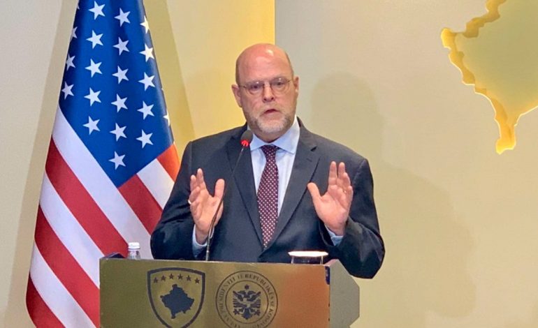 Pavarësisht përplasjeve, SHBA mbështet Kosovën me fonde! Hovenier: Përkushtimi ynë, i palëkundur