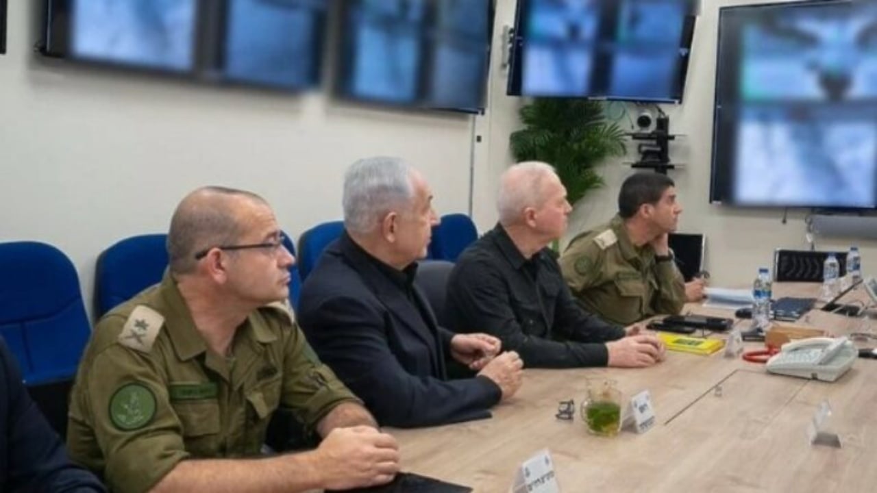 Hezbollahu lëshon 320 raketa drejt Izraelit, goditen baza ushtarake/ Netanyahu shpall gjendje të jashtëzakonshme (VIDEO)