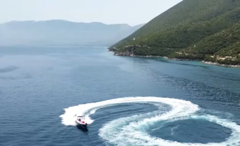 Përplasi për vdekje 19-vjeçarin me Jet Ski në Velipojë nën efektin e alkoolit, arrestohet italiani