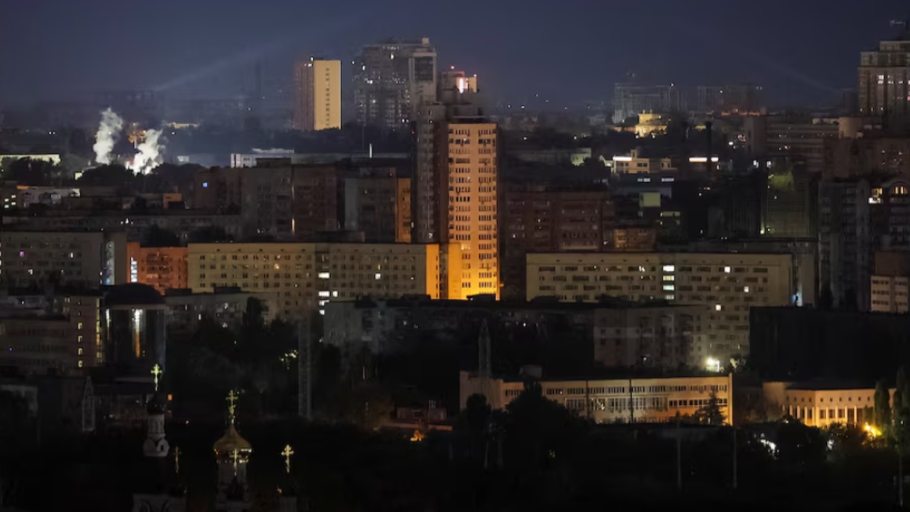 Rusia nis sulm masiv me dronë ndaj Ukrainës, alarmohet edhe Polonia. Objektiv një bllok apartamentesh afër Kievit