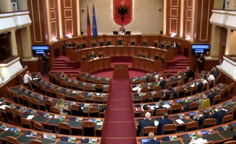 Raporti/ Deputetët më efikasë të Kuvendit, mbajnë stafetën Erjon Braçe, Ina Zhupa dhe Jorida Tabaku