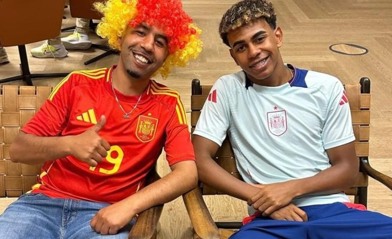 U plagos me thikë në një parkim, vjen reagimi i parë i babait të Yamal pas ngjarjes së frikshme