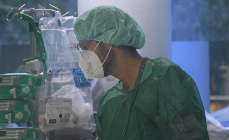 Pas Suedisë, një tjetër shtet konfirmon rastin e parë me linë e majmunit