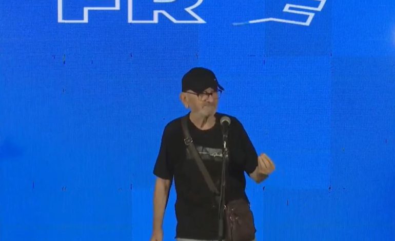 Tubimi te Berisha/ “Ku janë këta?” Aktori Malkaj ua thotë në sy deputetëve të PD: Unë jam sëmurë dhe vij! Pa nxjerrë atë burrin atje, nuk ka…