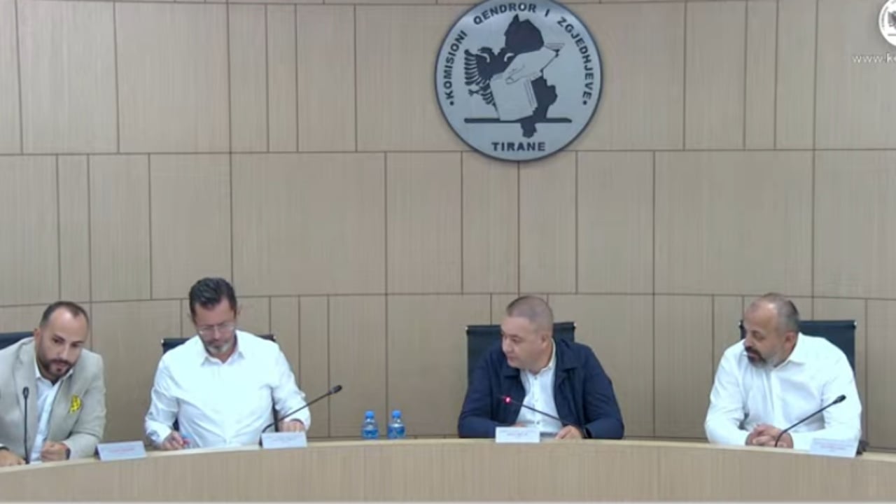 “Vetëm 169 qytetarë me karta të skaduara nuk u lejuan të votojnë”, KAS rrëzon kërkesën e opozitës për pavlefshmërinë e zgjedhjeve në Himarë