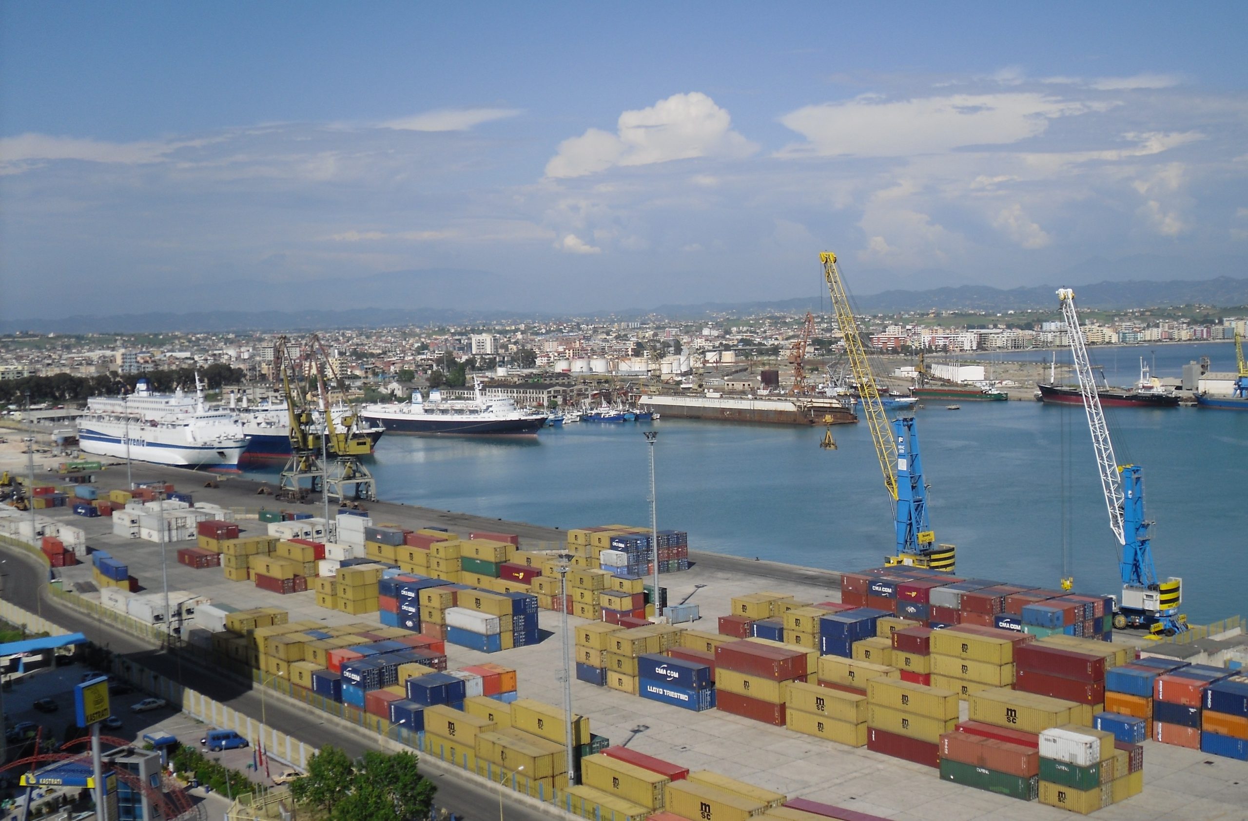 Lëndët toksike do të kthehen në Durrës! Kompania që po i dërgonte në Tajlandë lajmëron se do i kthejë në Shqipëri