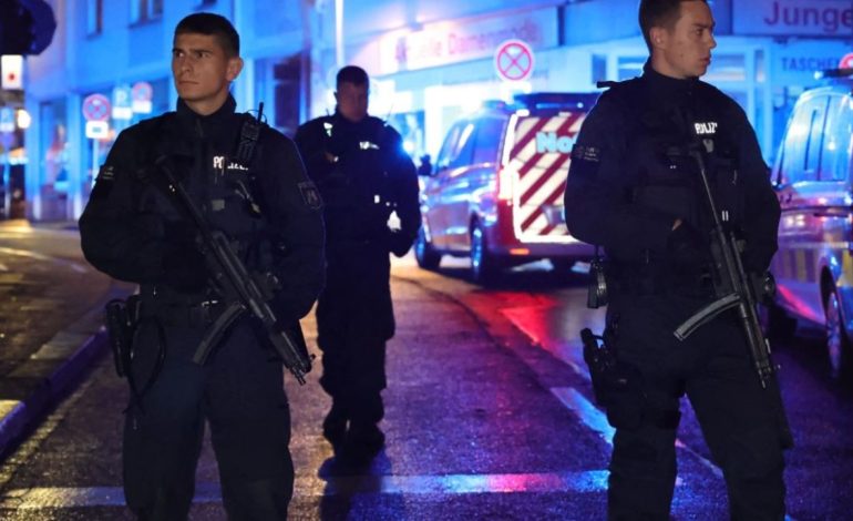 VIDEO/Sulm terrorist! Të vdekur dhe të plagosur në një festival në Gjermani/ Autori i vendoste thikën në fyt viktimave