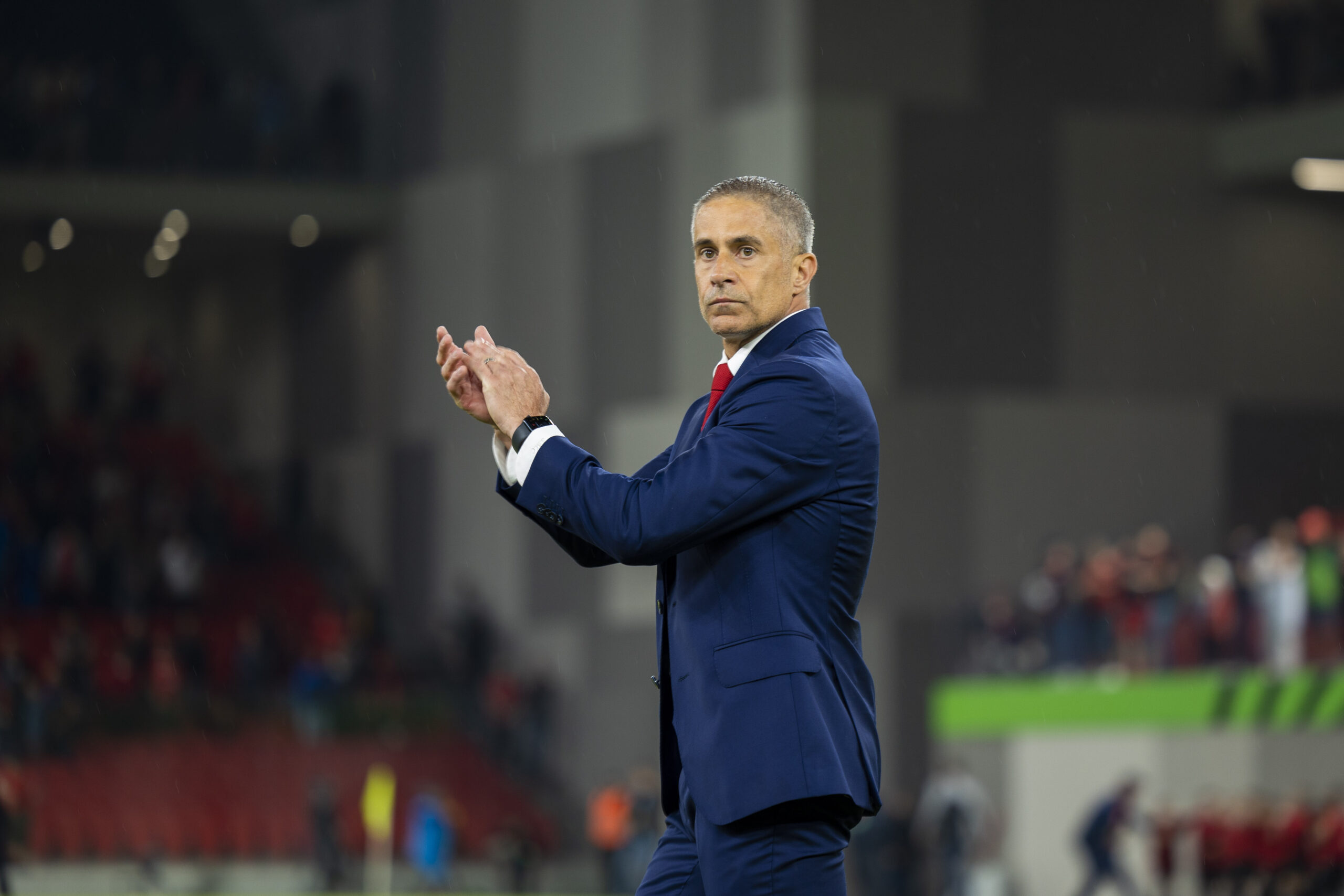 Buzëqesh Sylvinho, sulmuesit kuqezi shkëlqejnë në Evropë, ideohet tredhëmbëshi i ri në Ligën e Kombeve (VIDEO)