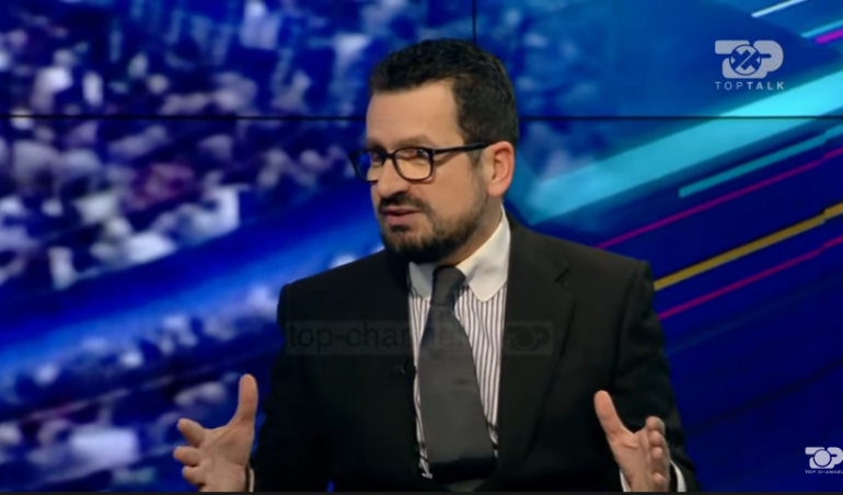 ANALIZA/ Kreshnik Spahiu: Nuk rrëzohet qeveria me fotot e çadrave bosh, pse rajoni është dëmtuar nga rritja e turizmit në Shqipëri