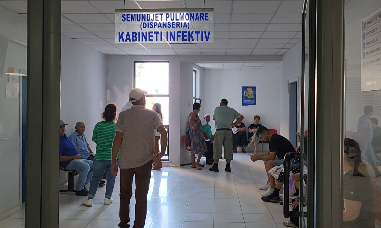 Dezinfektim vatrave në Fier/ “Ethet e Nilit”, epidemiologët: Nuk ka vend për panik, rastet janë sporadike