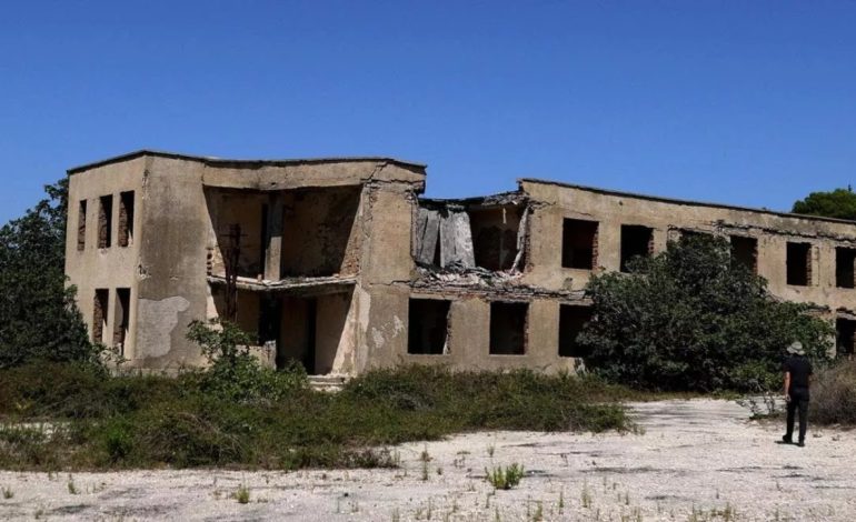 “Nga shtëpia e Duçes, në bazat ushtarake të Hoxhës”, La Repubblica: Sazani, ishulli-xhevahir i dashur për liderët