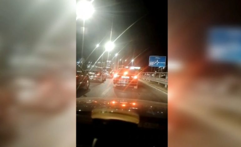 16 km trafik në hyrje të Lushnjës! Policia “blindon” zonën, kryejnë kontroll makinave