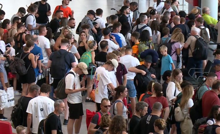 1.2 milionë pasagjerë në korrik nga Rinasi, 70% të huaj! Rritet ndjeshëm numri, turisti: Ushqime të mira dhe çmime të lira