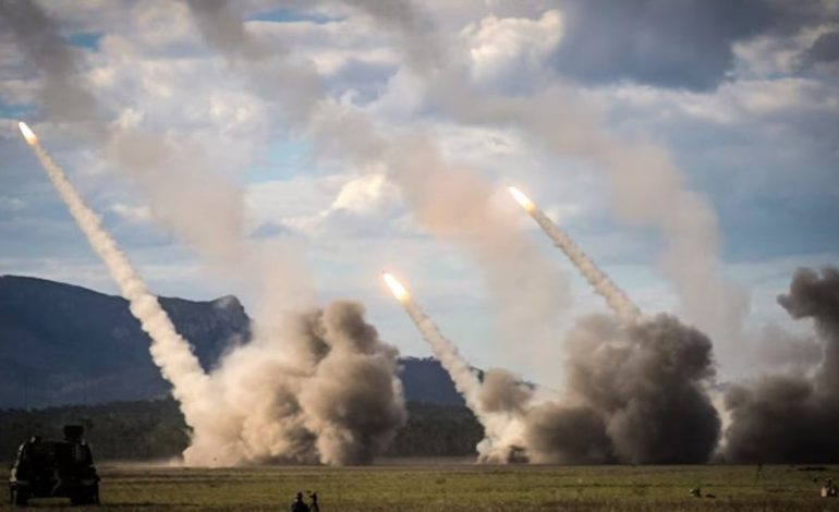 SHBA njofton ndihmë të re ushtarake prej 125 milionë dollarësh për Ukrainën