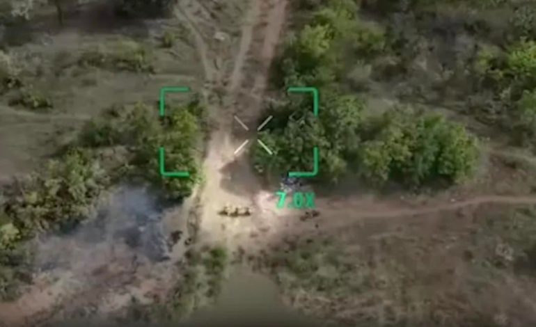 CNN publikon videon me dron, rusët ekzekutojnë tre ushtarë ukrainas të kapur rob gjatë luftimeve