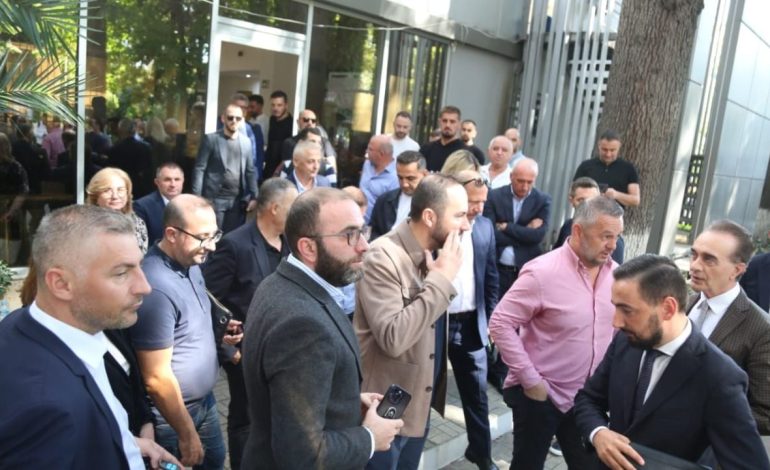 “Vendimi i Apelit, në shërbim të pushtetit”/ Avokati Ramaj: Para zgjedhjeve, duan të mënjanojnë kundërshtarë të fortë si Salianji