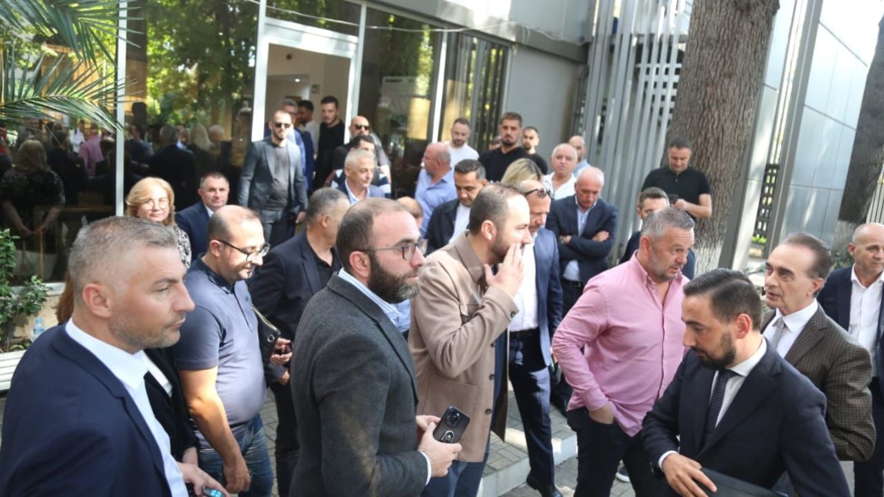 “Vendimi i Apelit, në shërbim të pushtetit”/ Avokati Ramaj: Para zgjedhjeve, duan të mënjanojnë kundërshtarë të fortë si Salianji