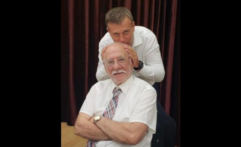 Aktori i madh Reshat Arbana feston 84-vjetorin e lindjes, urime të shumta në rrjet