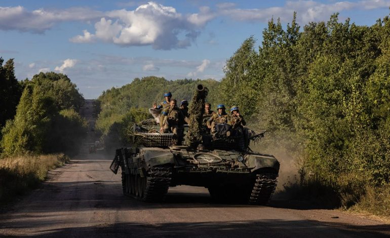 Rusia sulmon me raketa balistike një shkollë dhe një spital në Ukrainë, Zelensky: Janë vrarë 41 persona, 180 të plagosur