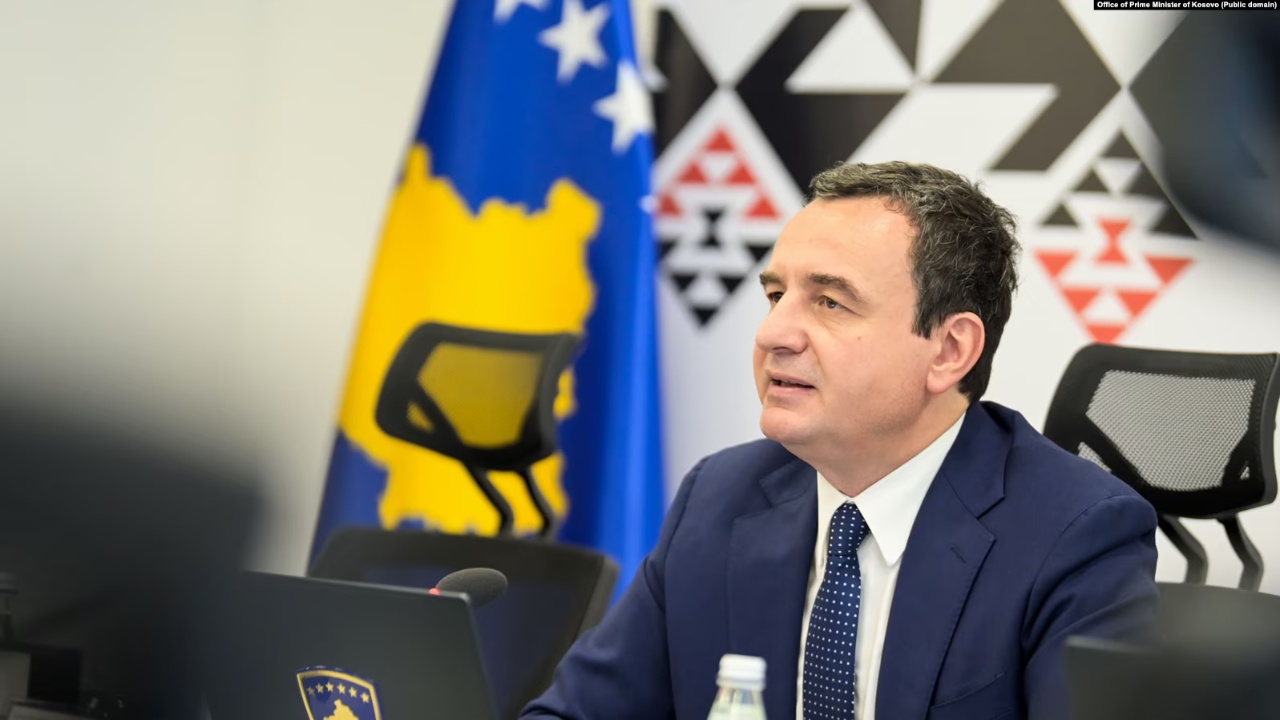 “Perëndimi po përkëdhel Serbinë”/ Kryeministri i Kosovës Albin Kurti, intervistë për Reuters: Brukseli nuk reagoi kur Beogradi shkeli marrëveshjen