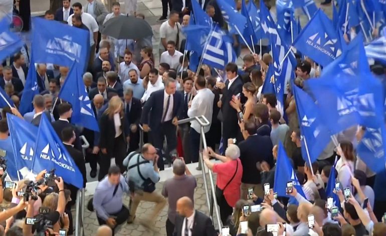 Greqia premton rritje pagash/ Përfitojnë 700 mijë punonjës të administratës dhe 2 milionë pensionistë