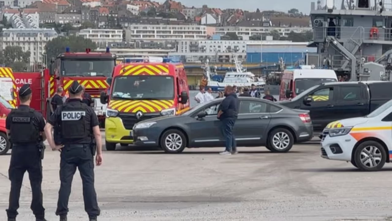 Tragjedi në kanalin anglez! Mbytet gomonia me emigrantë, 12 të vdekur, mes tyre 6 fëmijë dhe një grua shtatzënë