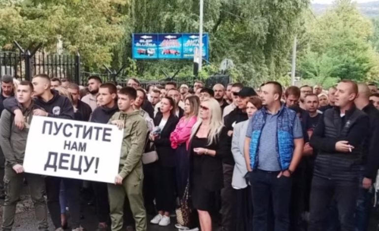 Arrestimet në Mitrovicën e Veriut, serbët gati për protestë