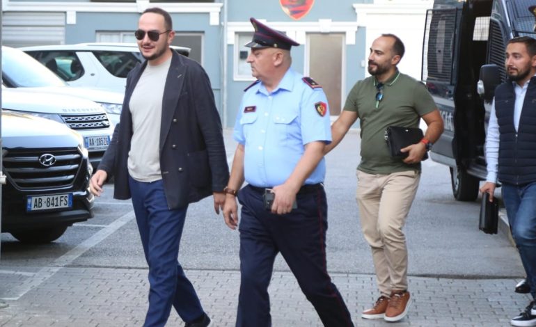 “Do të transferohet sonte në burgun e Fierit”, avokati pas vetëdorëzimit të Salianjit: Vendimmarrje haptazi politike