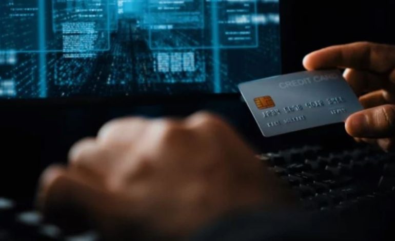 Kujdes nga këto numra që ju shkruajnë! Zbulohet skema e mashtrimit, si po tentohet vjedhja e llogarive bankare e shqiptarëve