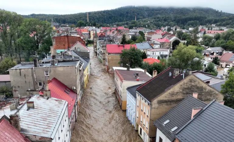 Polonia shpall gjendjen e katastrofës pas përmbytjeve